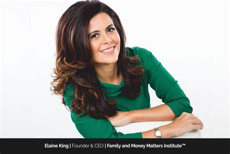 Elaine consolando a King