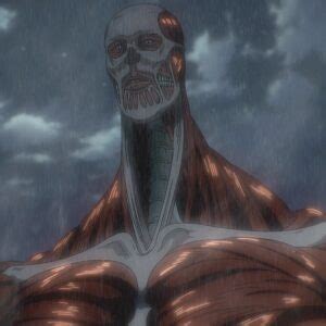 Armin Arlert transformándose en el Titán Colosal