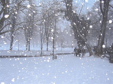 Nieve cayendo sobre Desembarco del Rey