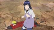 Hinata enfrentándose a Pain para proteger a Naruto.