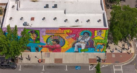 Mural de cómic en una fachada de Angulema