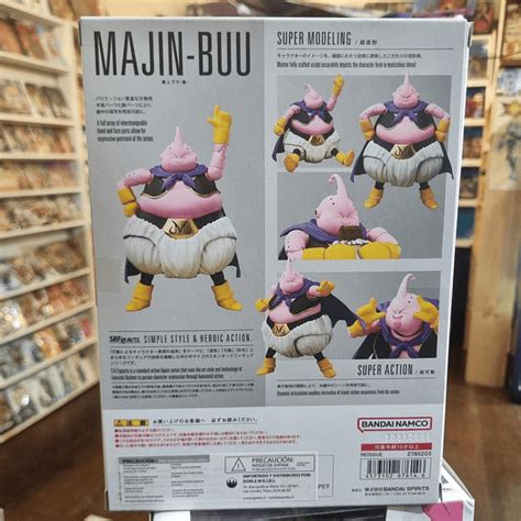 Detalle del traje de Majin Buu, mostrando la calidad de la confección