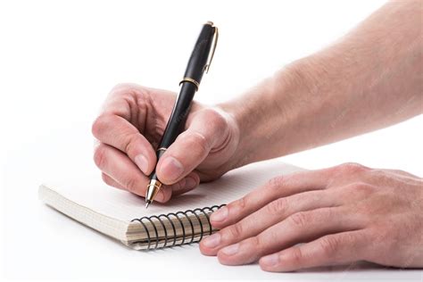 Sanji escribiendo una nota