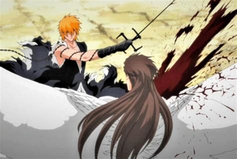 Ichigo y Aizen luchando en el aire