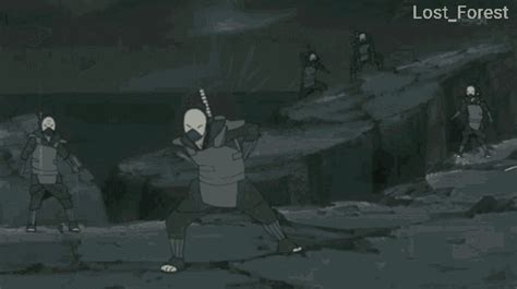 Obito volviéndose intangible