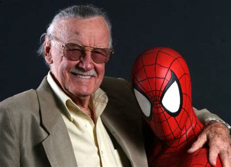 Stan Lee creando personajes