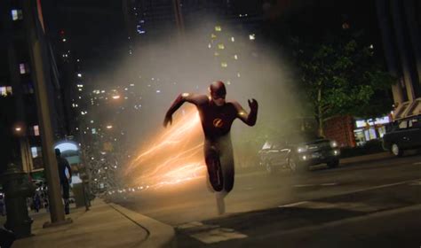 Flash corriendo a gran velocidad