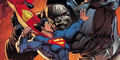 Superman luchando contra un doble