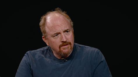 Louis C.K. en una actuación de stand-up