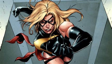 Carol Danvers como Ms. Marvel en su traje clásico