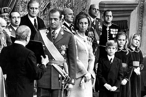 Ilustración de personajes diversos de la Transición española