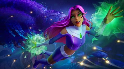 Starfire volando con energía