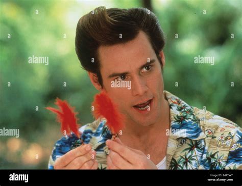 Jim Carrey como Ace Ventura