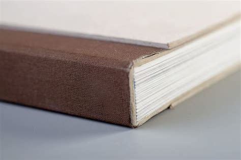 Ejemplos de encuadernaciones de cómics: Grapa, Rústica, Cartoné