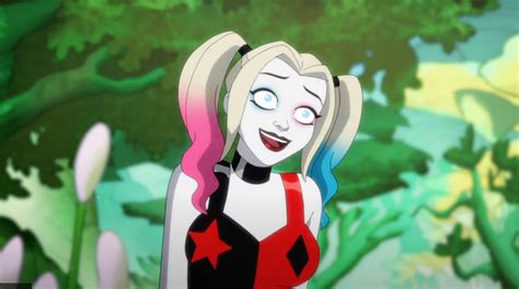 Harley Quinn en acción contra villanos