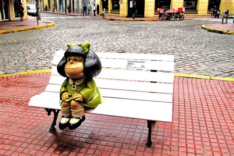 Escultura de Mafalda en Buenos Aires