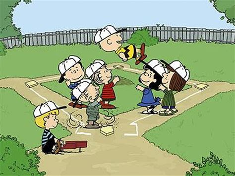 Snoopy y Charlie Brown jugando
