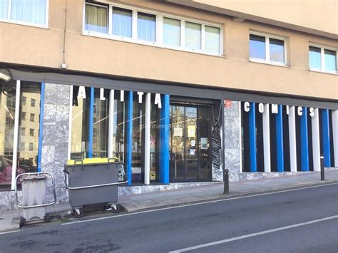 Fachada de la tienda Alita Cómics