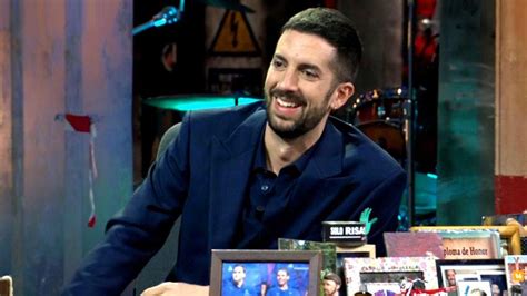 David Broncano y el equipo de La Resistencia en una viñeta del cómic