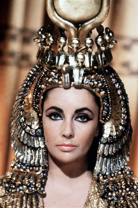 Elizabeth Taylor como Cleopatra