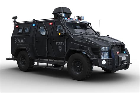 Batman en acción contra un equipo SWAT