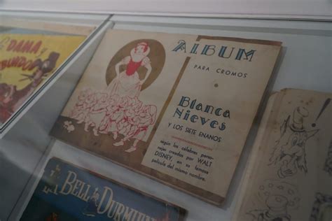 Kiosco antiguo con tebeos en exposición