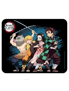 Personajes de Demon Slayer en una alfombrilla de ratón