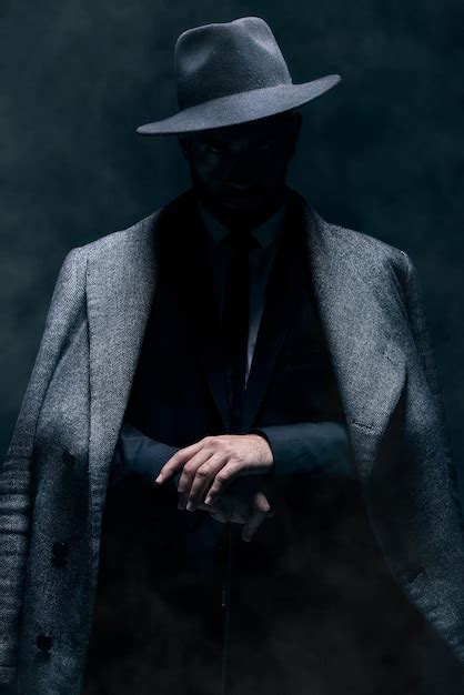 Un dragón tierno y un hombre misterioso