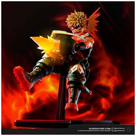 Figura estática de Bakugo con explosiones
