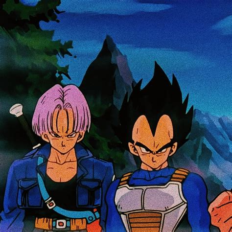 Trunks y Vegeta discutiendo sobre la batalla