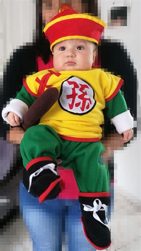 Niño disfrazado de Goku
