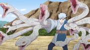 Mitsuki utilizando sus técnicas de serpiente
