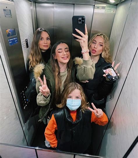 Reencuentro de Lola con su padre Pound y su hermana Chiffon