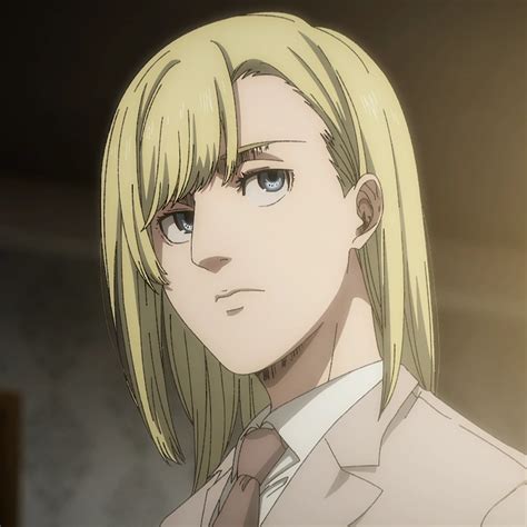 Annie Leonhart ofrece enseñarle a Eren su técnica