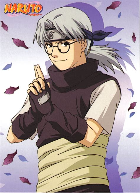 Kabuto Yakushi con sus características gafas