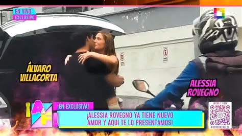 Alessandro y Alessia besándose en medio de un incendio