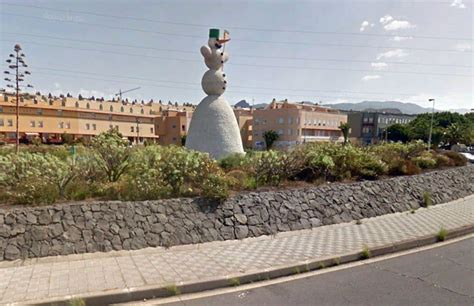 Escultura de muñeco de nieve