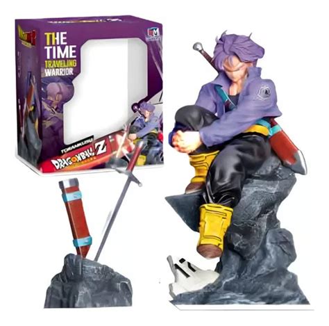 Figura articulada de Trunks del Futuro en pose de batalla