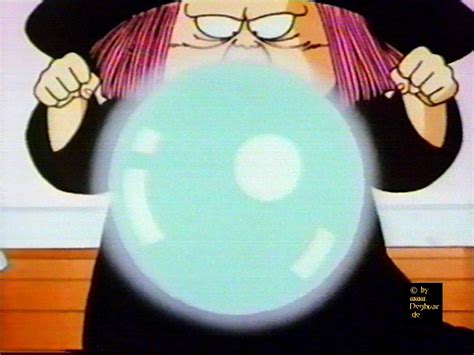 Uranai Baba utilizando su Bola de Cristal