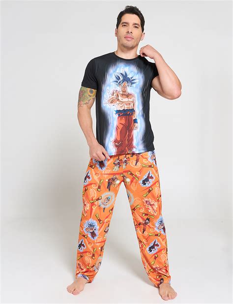 Diseños variados de pijamas de Dragon Ball