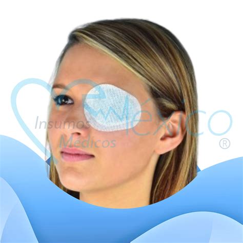 Pesche Guatiche con su parche en el ojo y su vestimenta característica