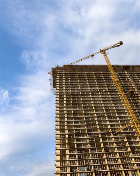Imagen de la Torre del Cielo en construcción