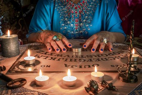 Representación artística de Ivan Apelsinov invocando espíritus.