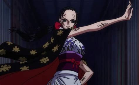 Nico Robin en su transformación demoníaca durante la batalla contra Black Maria.