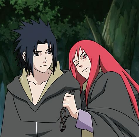 Karin curando a Sasuke en la celda