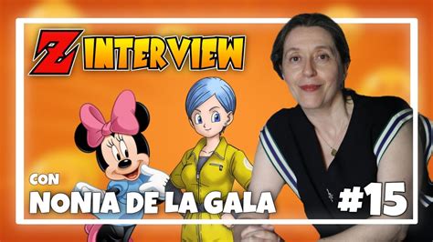 Actriz de doblaje Nonia de la Gala en el estudio de grabación