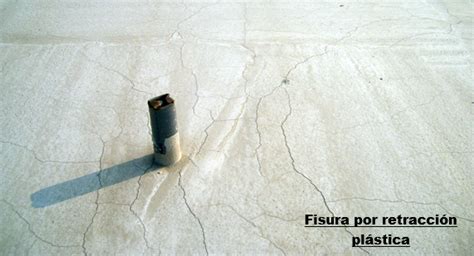 Fisuras en el cielo revelando otros mundos