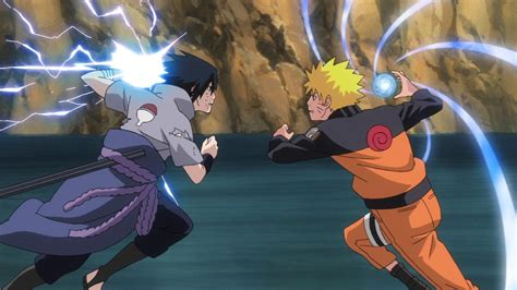Sasuke enfrentando a un clon de Naruto