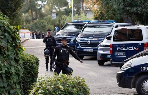 Policía española interviniendo en el País Vasco