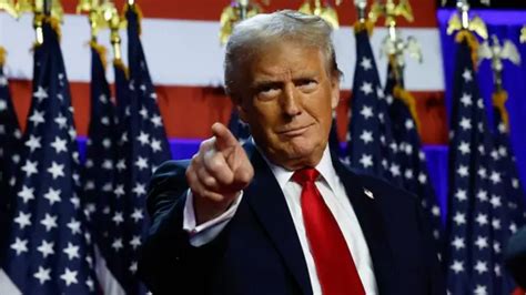 Fotografía de Donald Trump con sangre en la cara tras el atentado.